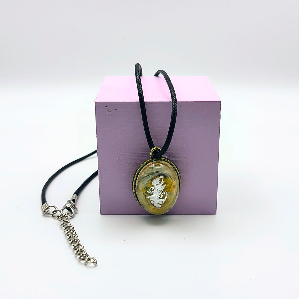 White & Gold Pendant
