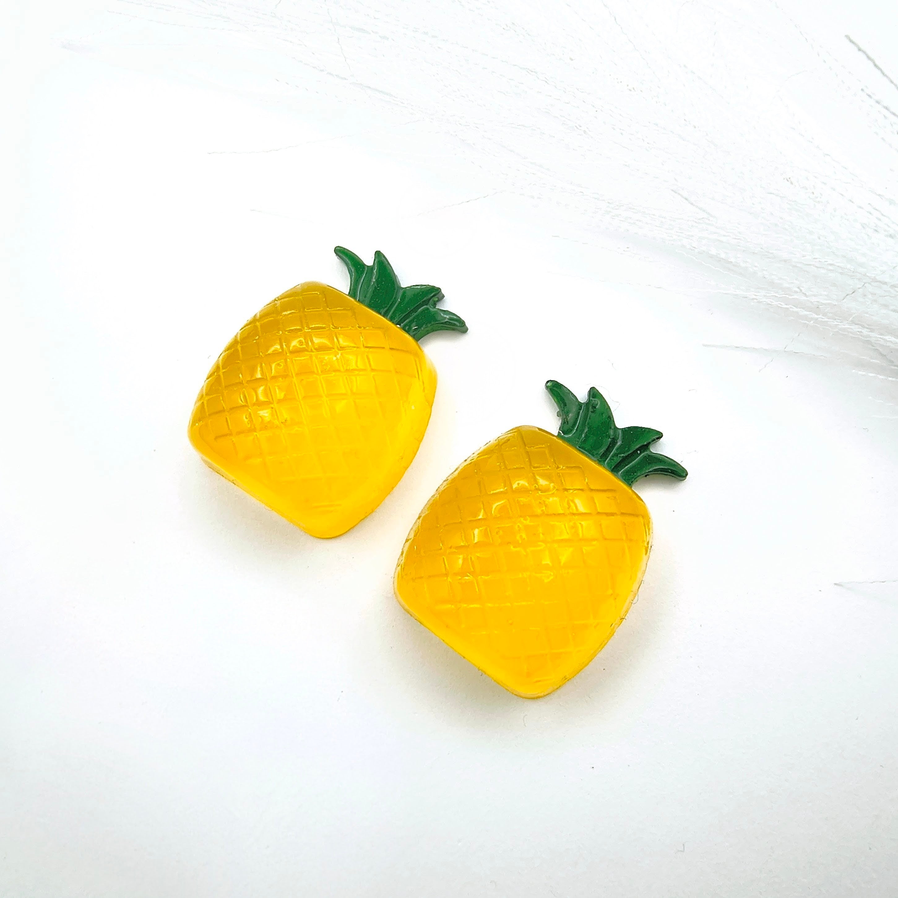 2pc Pineapple Magnets